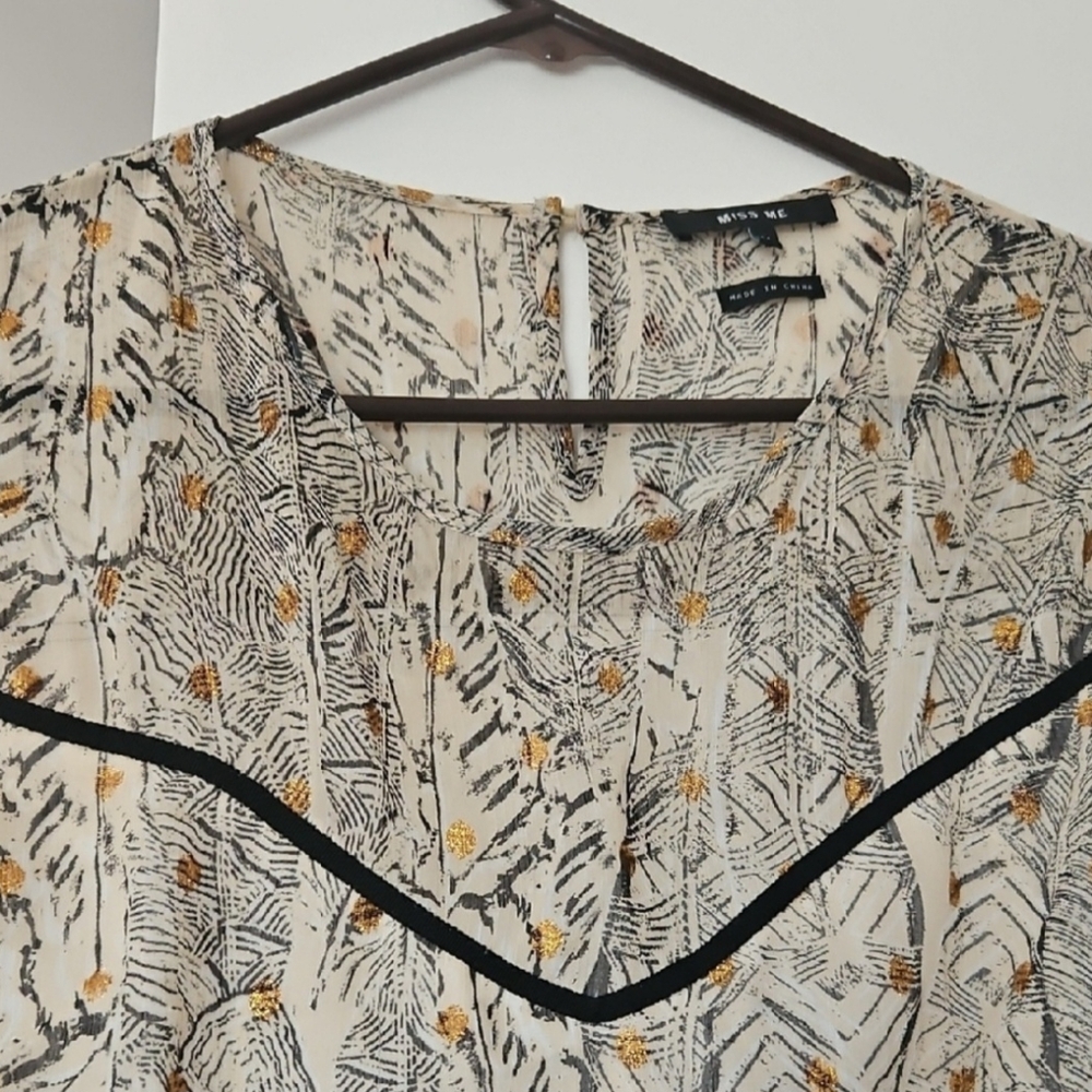 MISS ME Floral Ruffle Women's Top - Picture 2 of 2